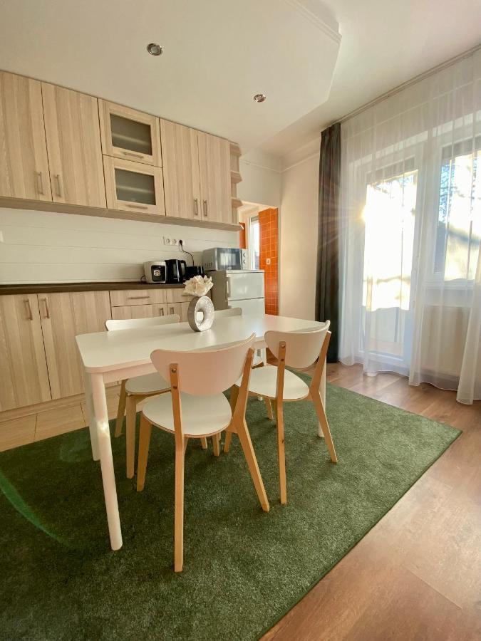 Esther Apartman Tatabánya Exterior foto